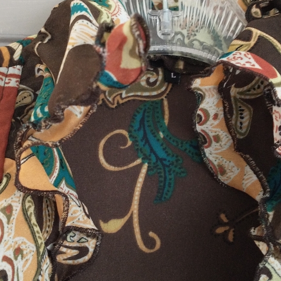 Violet & Claire Ruffle Button up Blouse Size Large - Picture 4 of 8